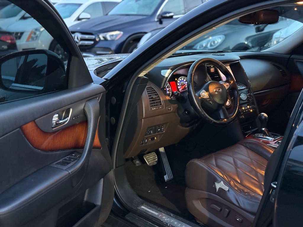 2012 INFINITI FX35 Image 8