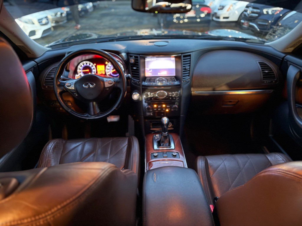 2012 INFINITI FX35 Image 12