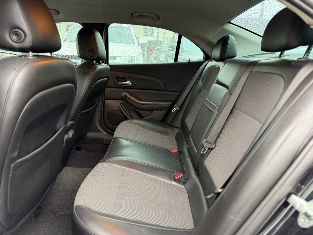 2013 Chevrolet Malibu Image 12