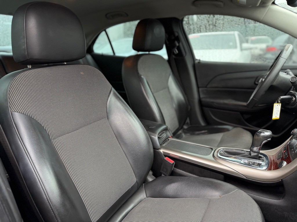 2013 Chevrolet Malibu Image 16
