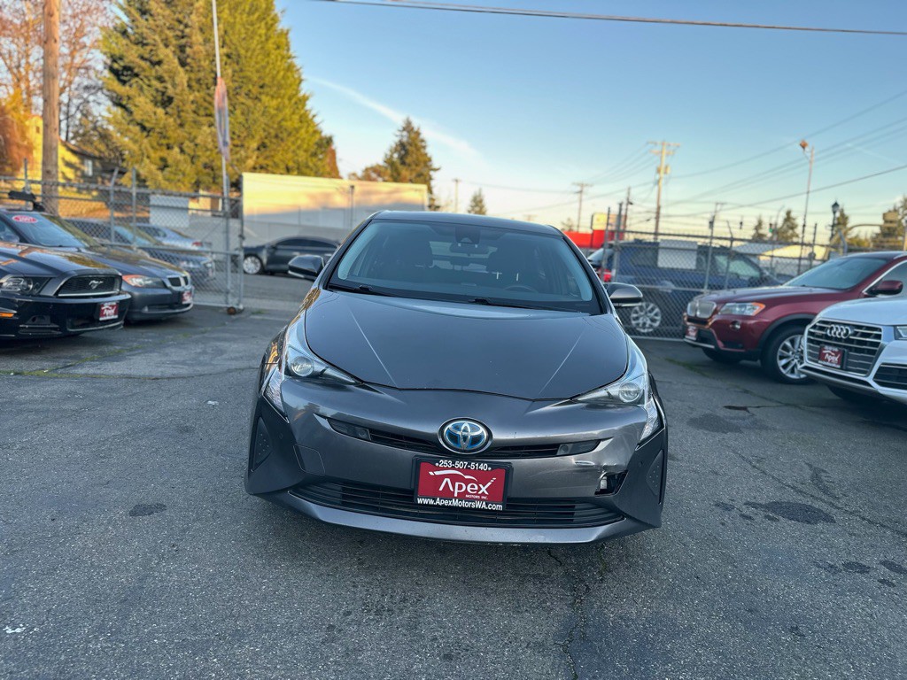 2018 Toyota Prius Image 2