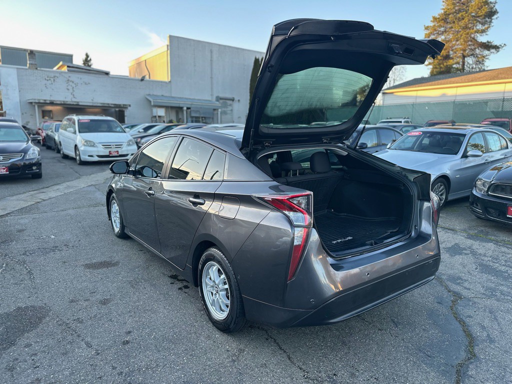 2018 Toyota Prius Image 5