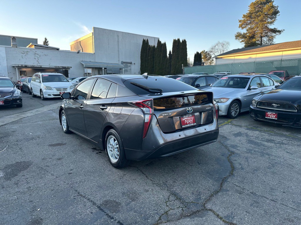 2018 Toyota Prius Image 8