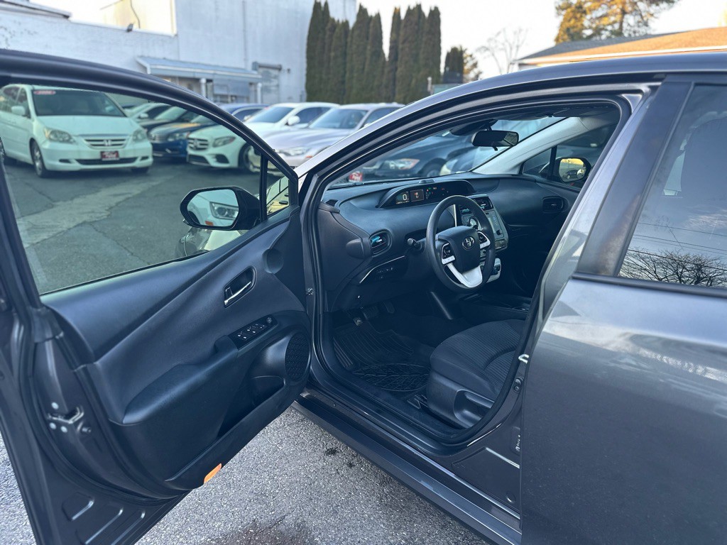 2018 Toyota Prius Image 9