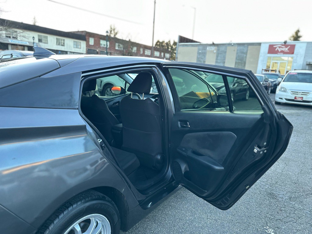 2018 Toyota Prius Image 13