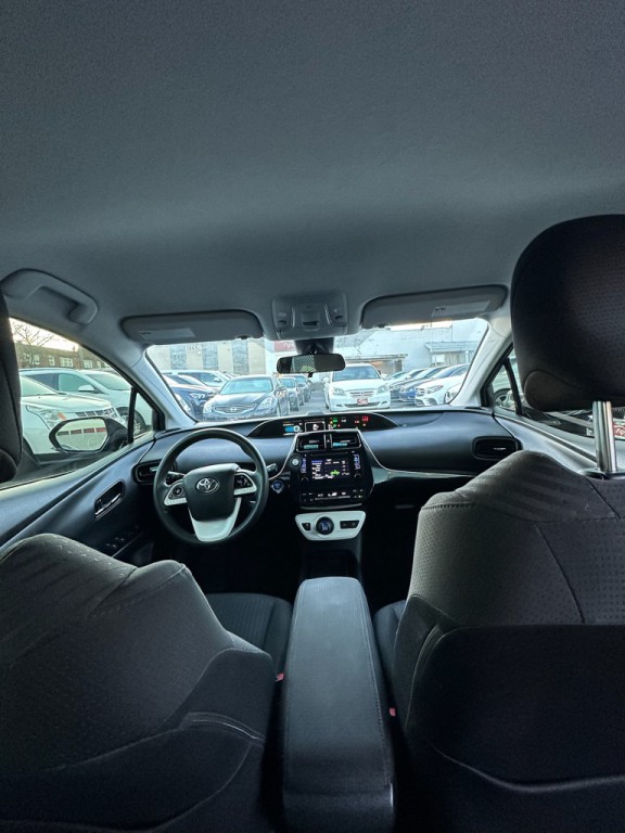 2018 Toyota Prius Image 15