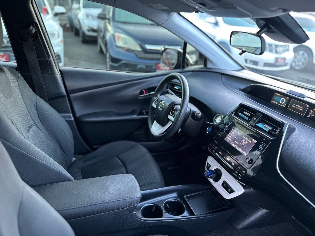 2018 Toyota Prius Image 18