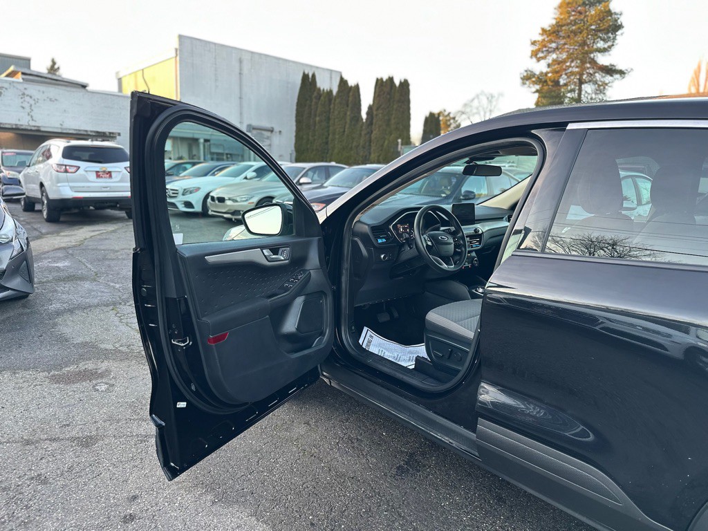 2020 Ford Escape Image 9