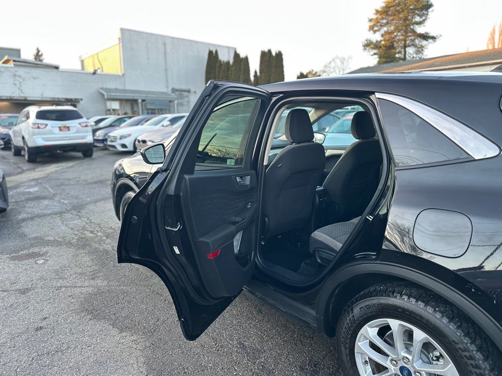 2020 Ford Escape Image 13