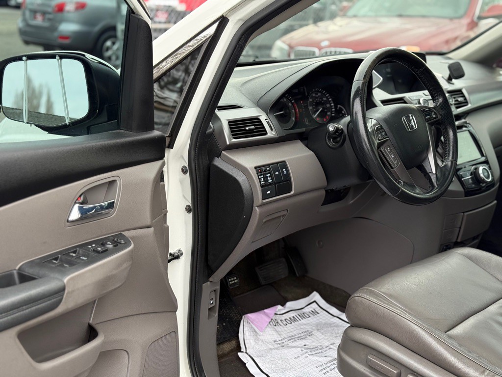 2015 Honda Odyssey Image 8