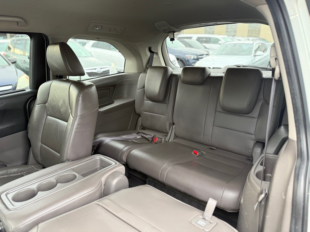 2015 Honda Odyssey Image 12