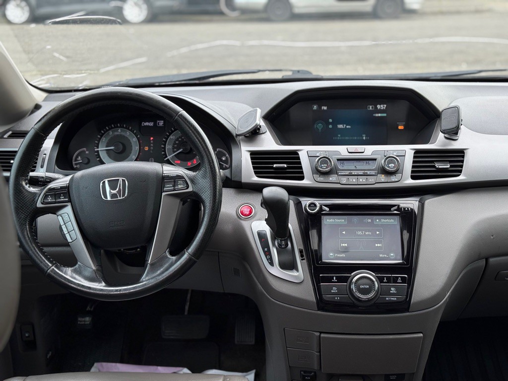 2015 Honda Odyssey Image 14