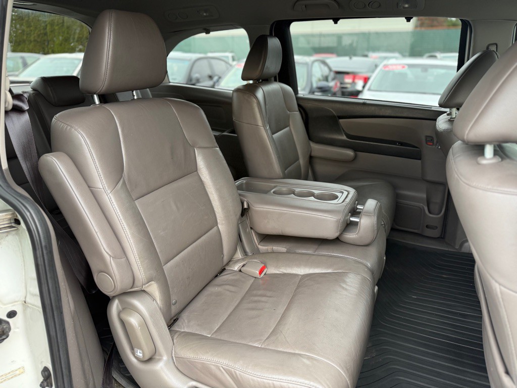 2015 Honda Odyssey Image 19