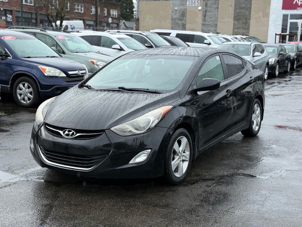 2013 Hyundai Elantra Image 1