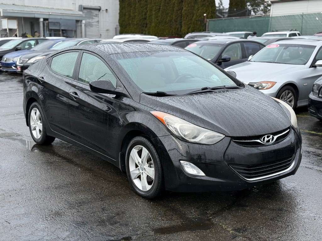 2013 Hyundai Elantra Image 2