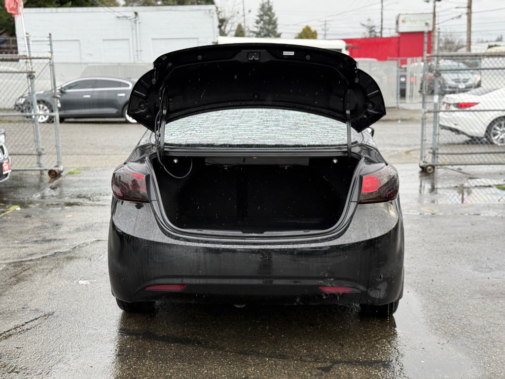 2013 Hyundai Elantra Image 7