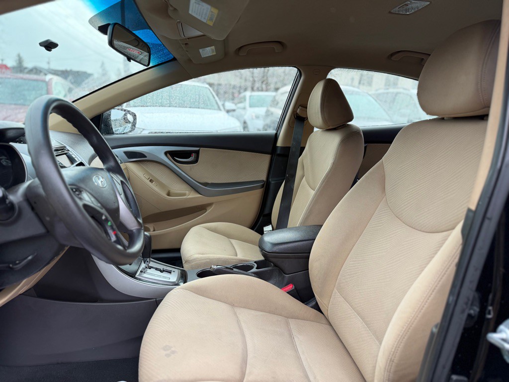 2013 Hyundai Elantra Image 9