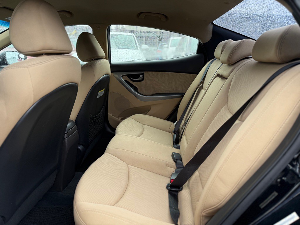 2013 Hyundai Elantra Image 11
