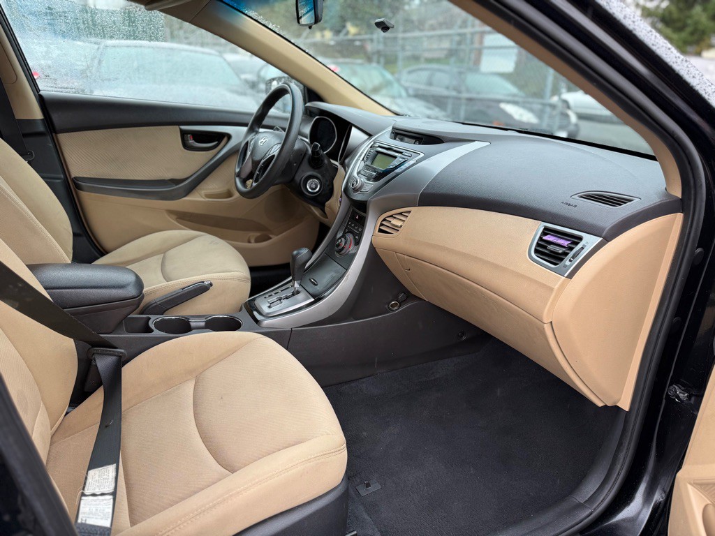 2013 Hyundai Elantra Image 13