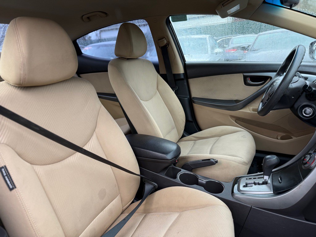 2013 Hyundai Elantra Image 14