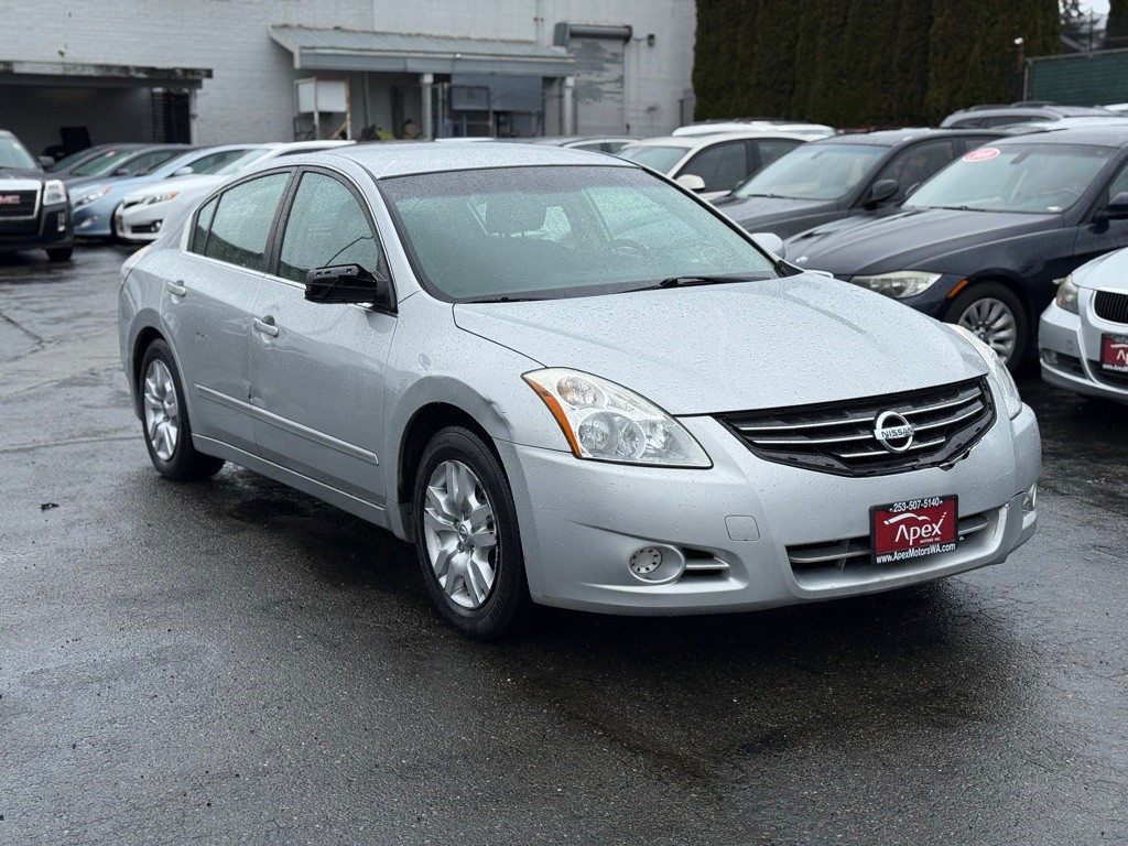 2010 Nissan Altima Image 2