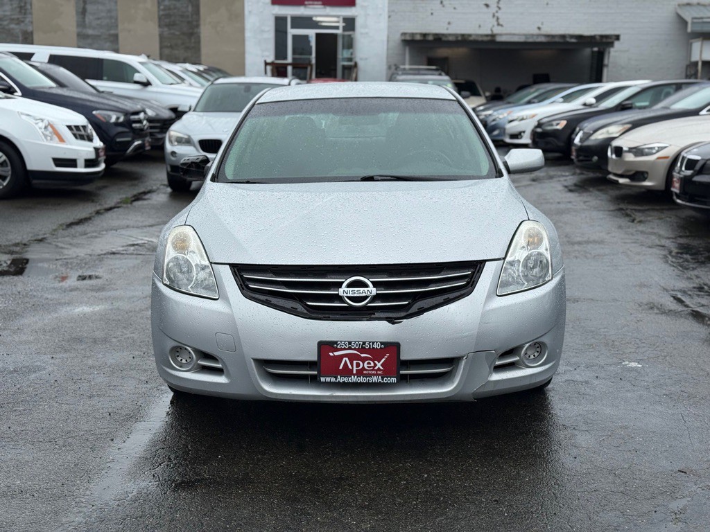 2010 Nissan Altima Image 3