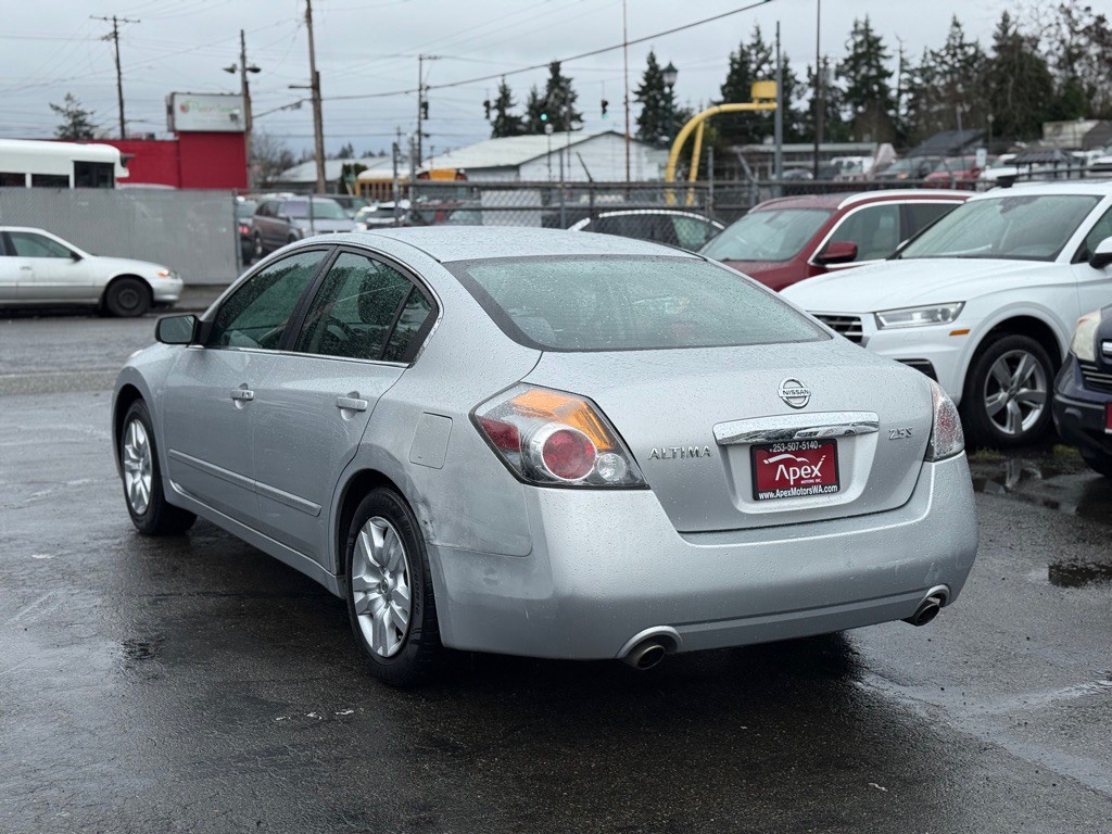2010 Nissan Altima Image 5