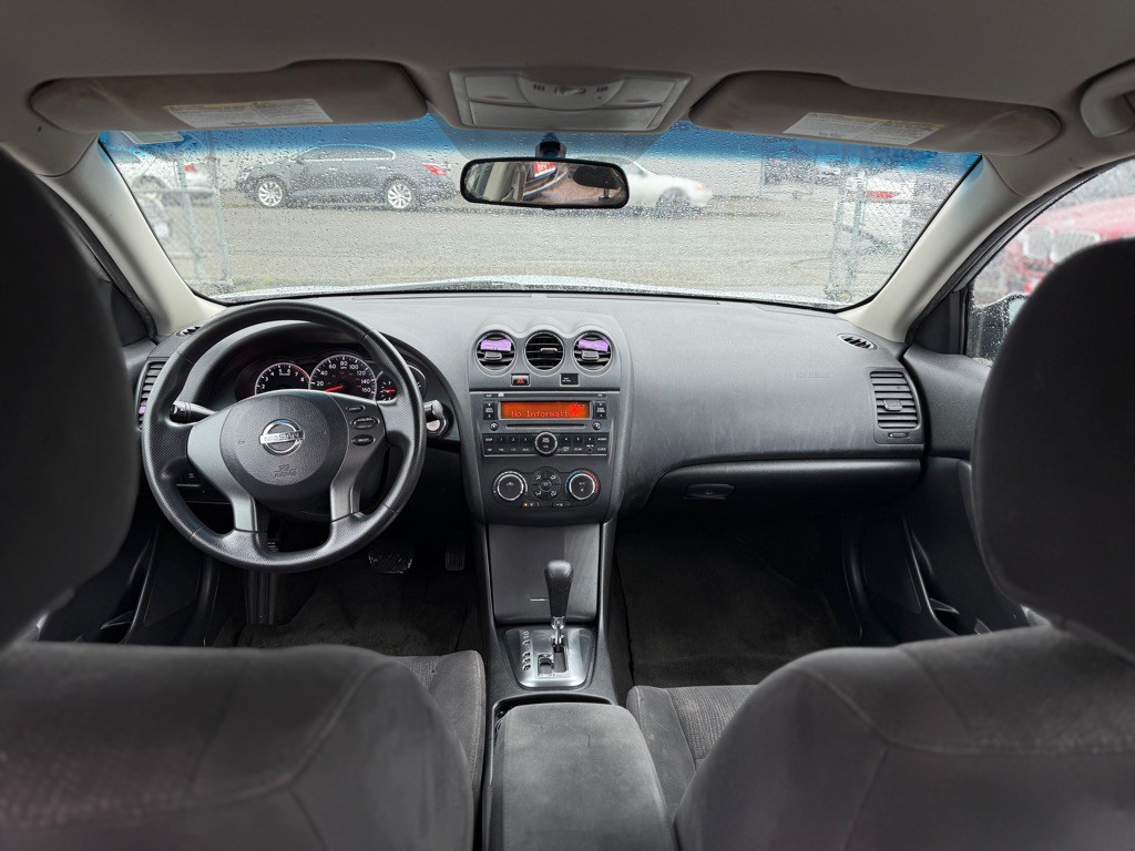 2010 Nissan Altima Image 12