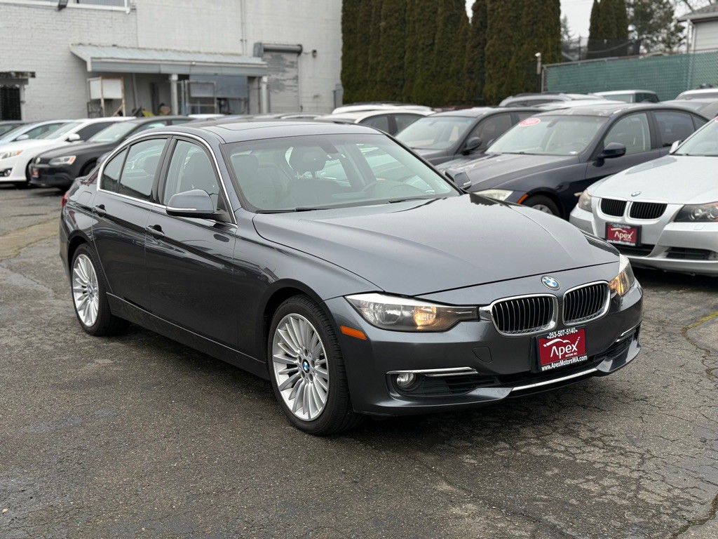 2012 BMW 3 Series Image 2