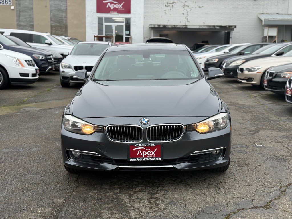 2012 BMW 3 Series Image 3