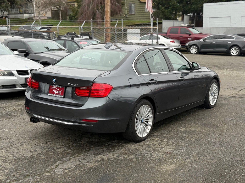 2012 BMW 3 Series Image 4