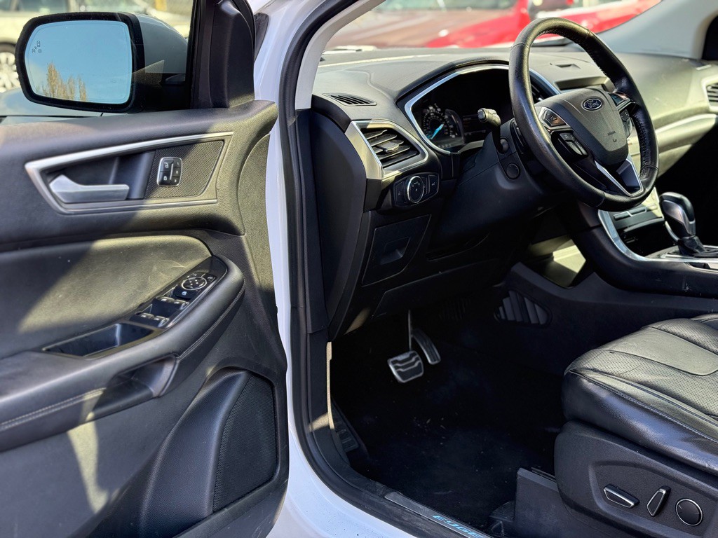 2015 Ford Edge Image 8