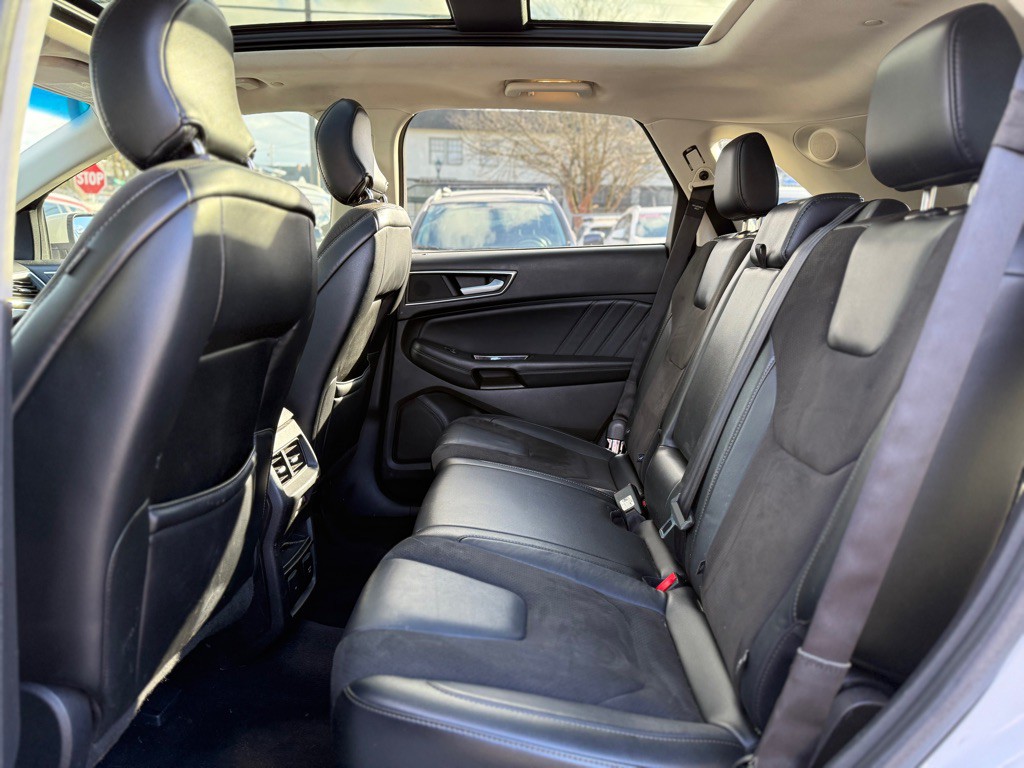 2015 Ford Edge Image 11