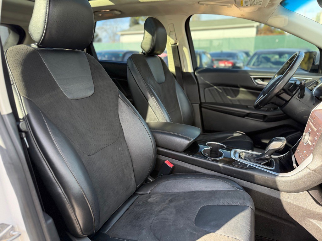 2015 Ford Edge Image 15