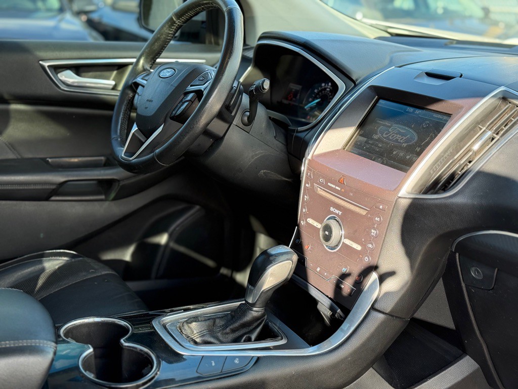 2015 Ford Edge Image 16