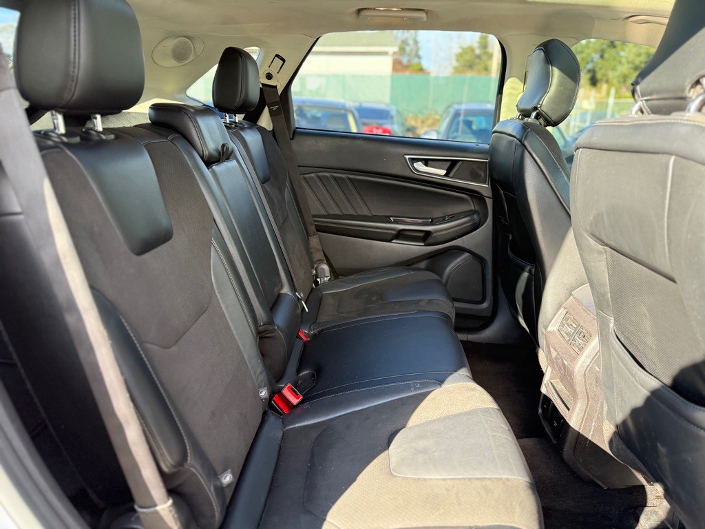2015 Ford Edge Image 18
