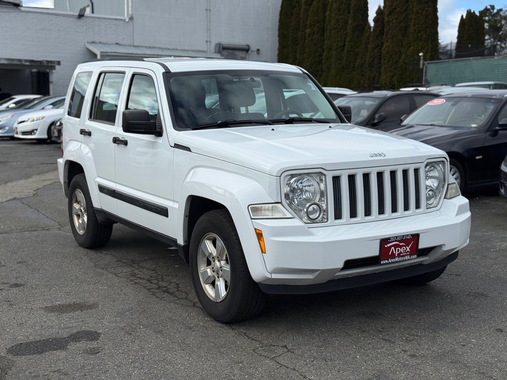 2012 Jeep Liberty Image 2