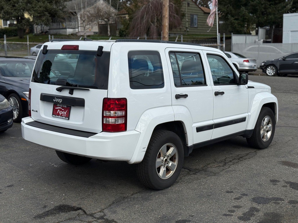 2012 Jeep Liberty Image 4