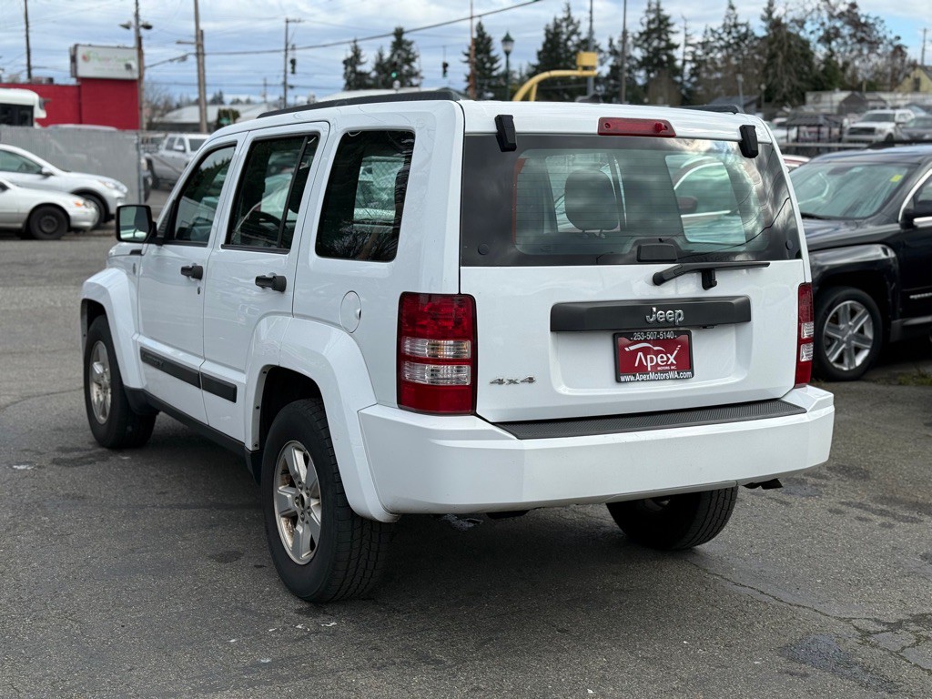 2012 Jeep Liberty Image 5