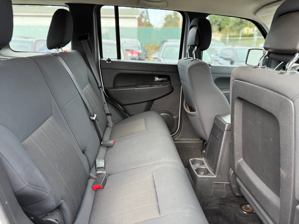 2012 Jeep Liberty Image 18