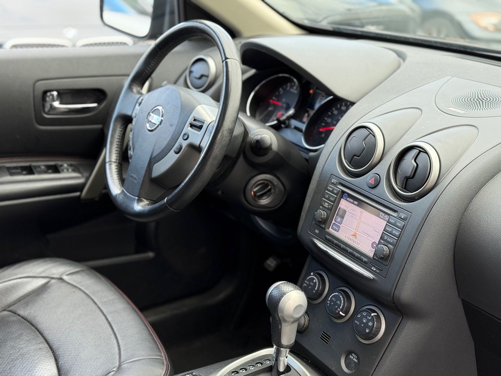 2013 Nissan Rogue Image 16