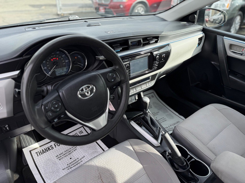 2016 Toyota Corolla Image 9