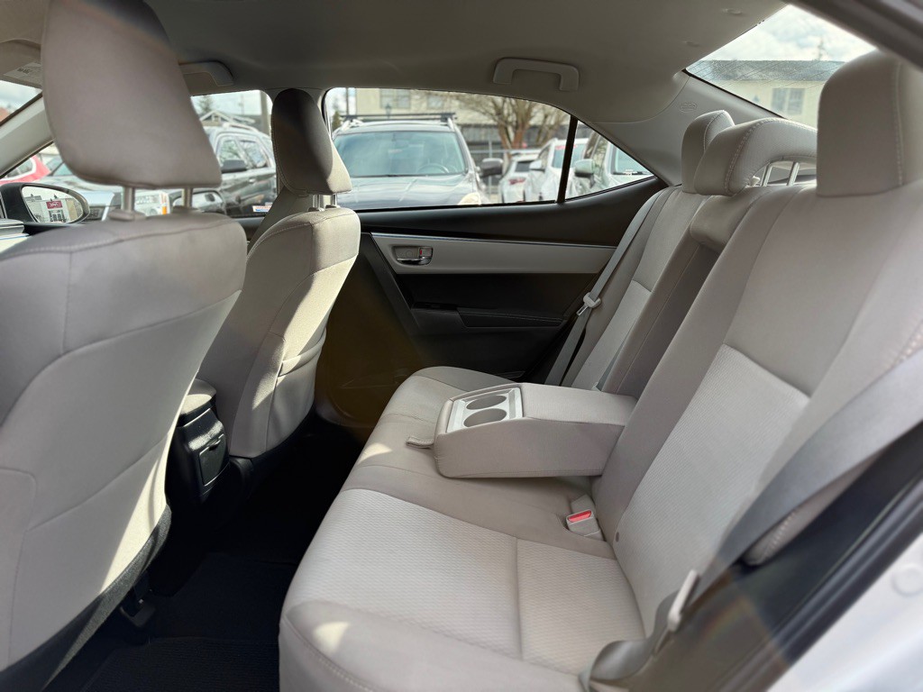 2016 Toyota Corolla Image 10