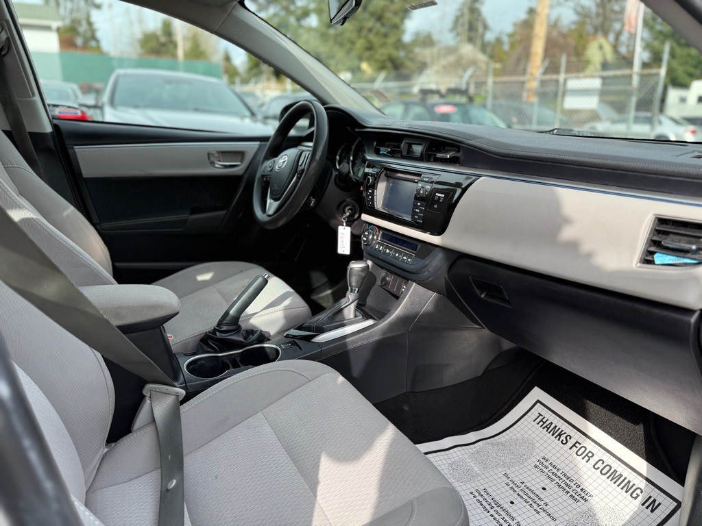 2016 Toyota Corolla Image 13