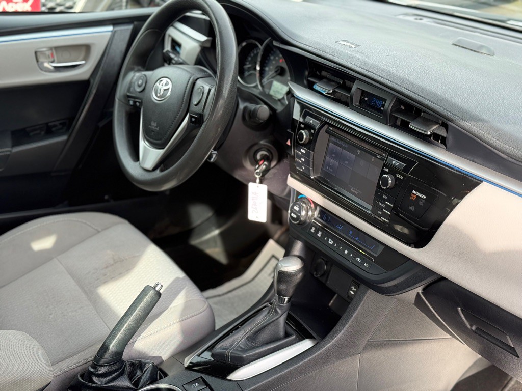 2016 Toyota Corolla Image 15