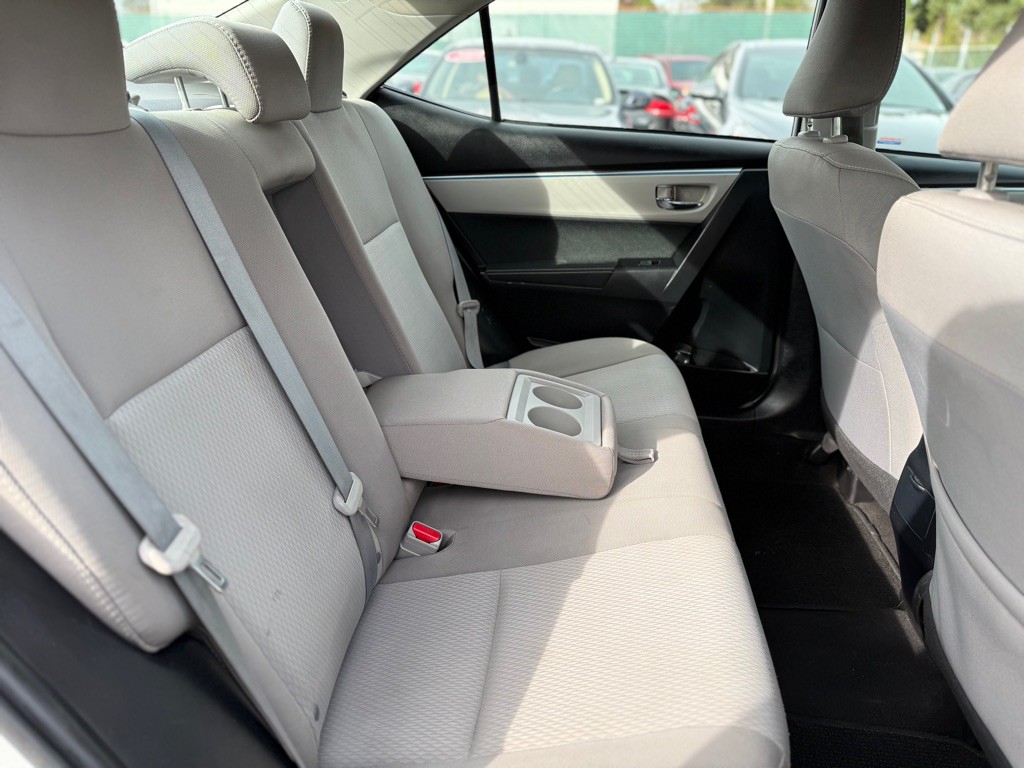 2016 Toyota Corolla Image 17