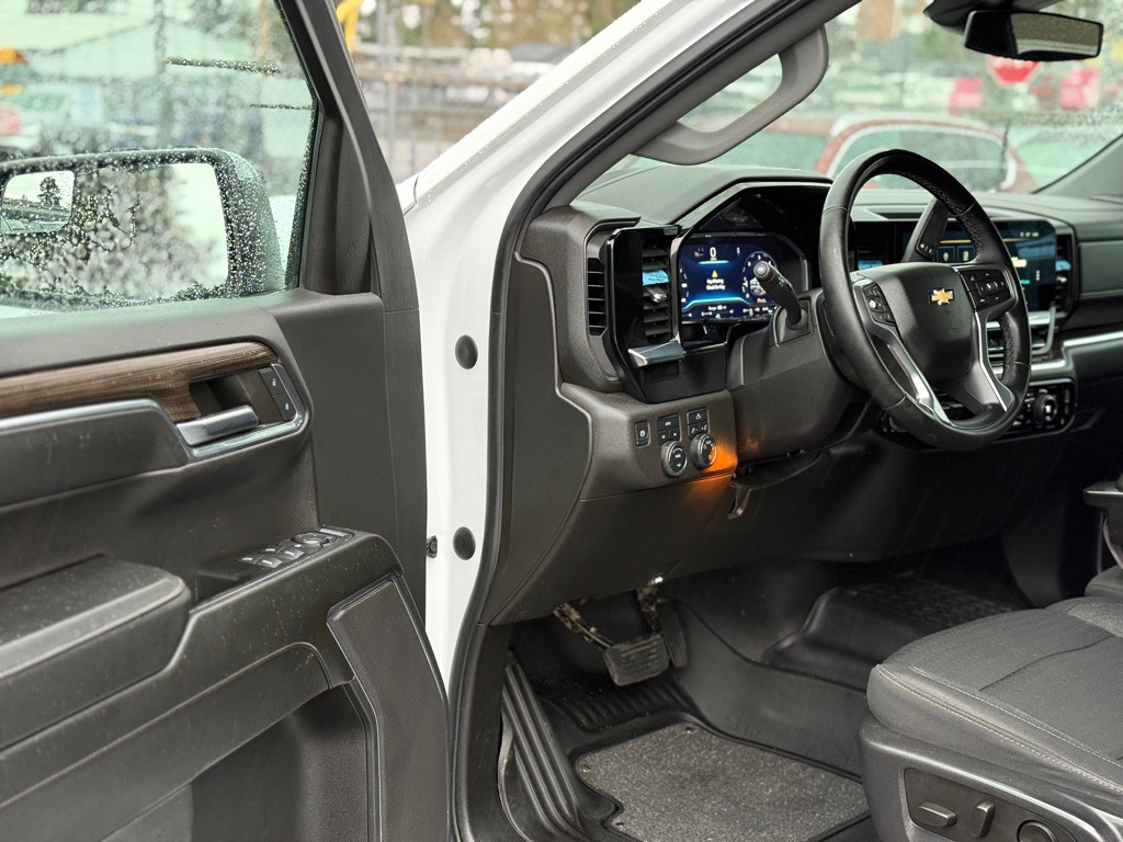2024 Chevrolet Silverado 1500 Image 9