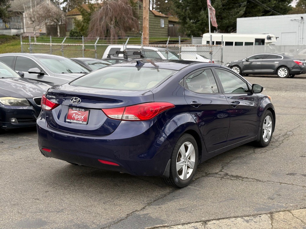 2013 Hyundai Elantra Image 4