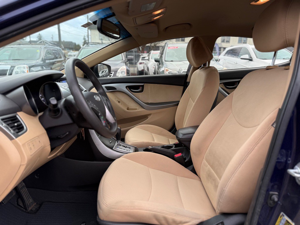 2013 Hyundai Elantra Image 9
