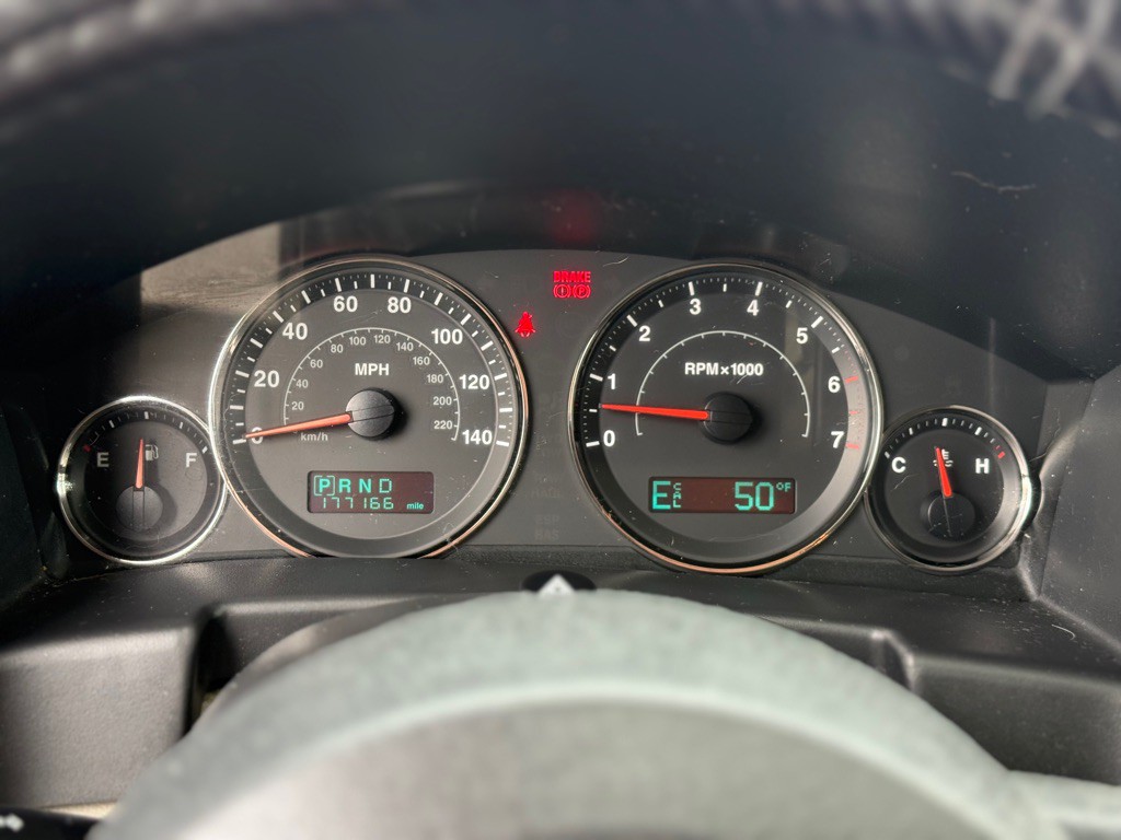 2006 Jeep Commander Image 11